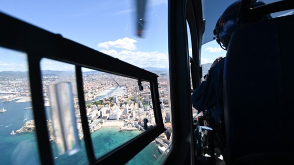Section aérienne gendarmerie sécurisant Marseille