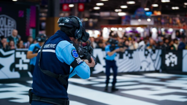 Gendarmes en VR à la Paris Games Week 2022.
