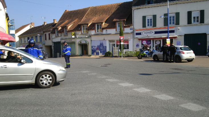 Opération de contrôle dans la commune de Dompierre-sur-Besbres, dans l'Allier.