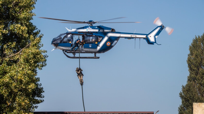 Hélicoptère de la gendarmerie lors d'une démonstration à l'occasion des 70 ans des Forces aériennes de la gendarmerie nationale.