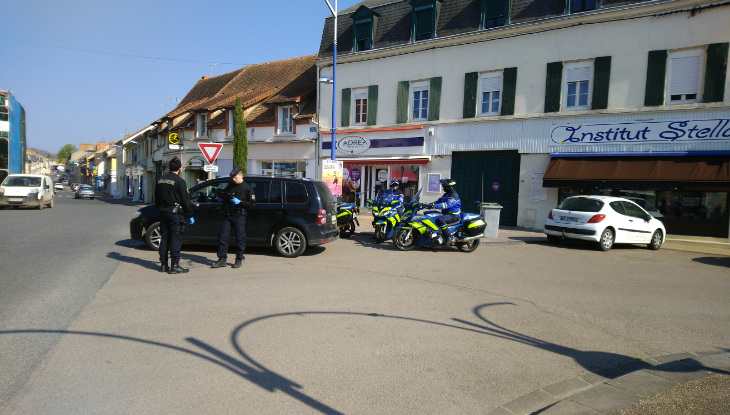 Opération coordonnée de l'escadron départemental de sécurité routière de l'Allier et des gendarmes mobiles de l'escadron 17/5 de Moulins.