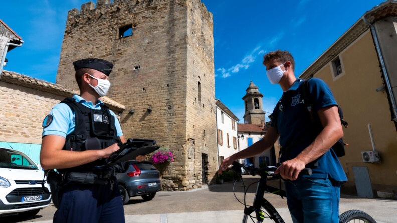 "Les gendarmes sont plus visibles, c’est rassurant pour les habitants", estime Antoine Deschamps, éducateur sportif à la mairie de Camaret-sur-Aigues.