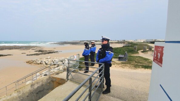 Opération de surveillance du littoral par les gendarmes maritimes en Manche.