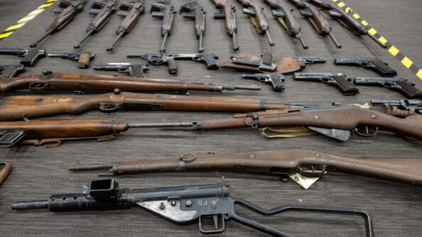 Présentation des armes à haute valeur historique ou patrimoniale découvertes à l’occasion de l’opération nationale d’abandon d’armes