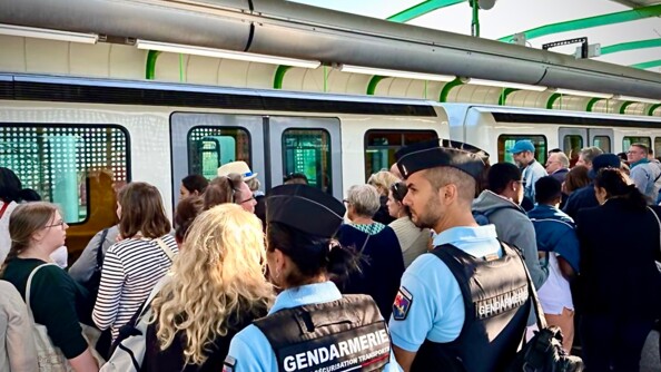 Gendarmes du groupe de sécurisation des transports dans le métro de Marseille.