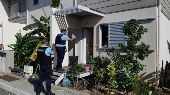 Nouvelle-Calédonie : les gendarmes effectuent des vérifications à domicile des confinés, comme ici sur la commune du Mont-Dore.