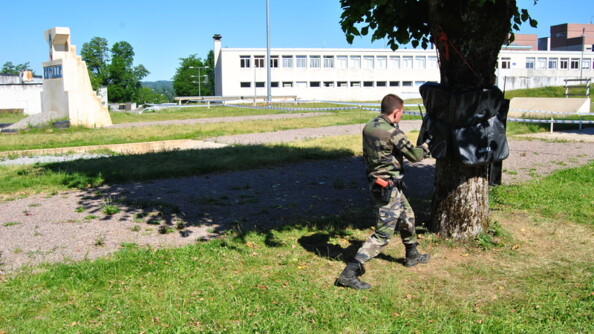 Séance de maîtrise sans arme de l’adversaire à  l’école de gendarmerie de Tulle.