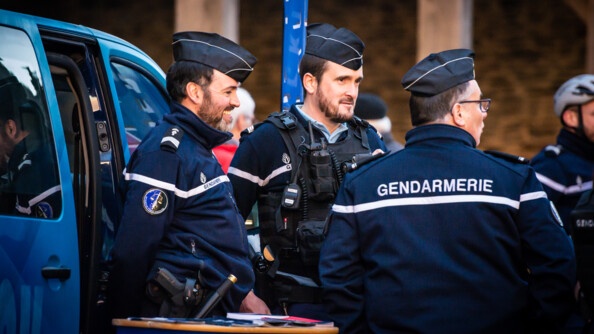 Les gendarmes de la COB de Guerlédan, dans les Côtes d'Armor, en mission de sécurisation du marché.