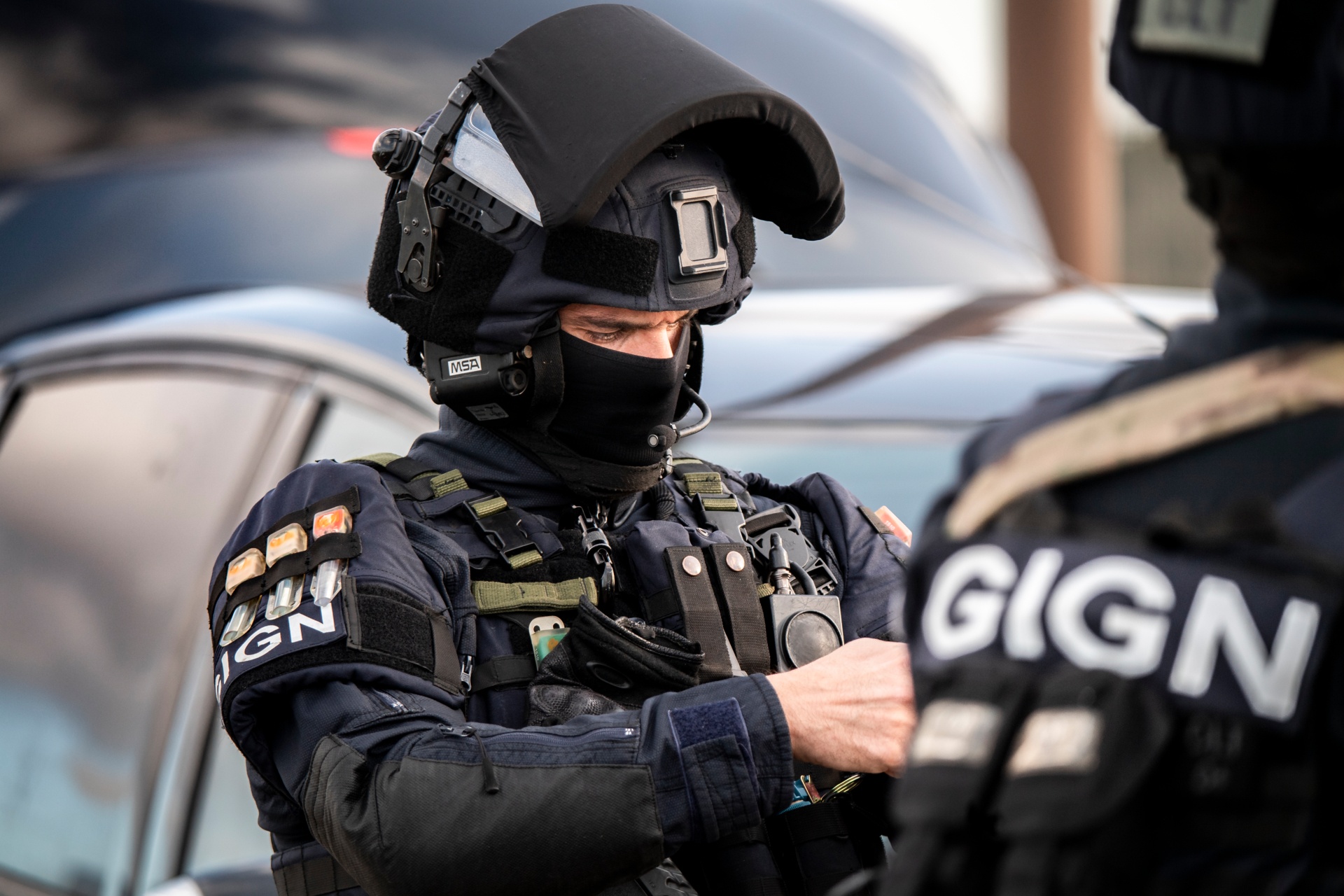 Se préparer au pire : quand un ancien gendarme du GIGN explique comment  faire face à la violence - Vidéo Dailymotion