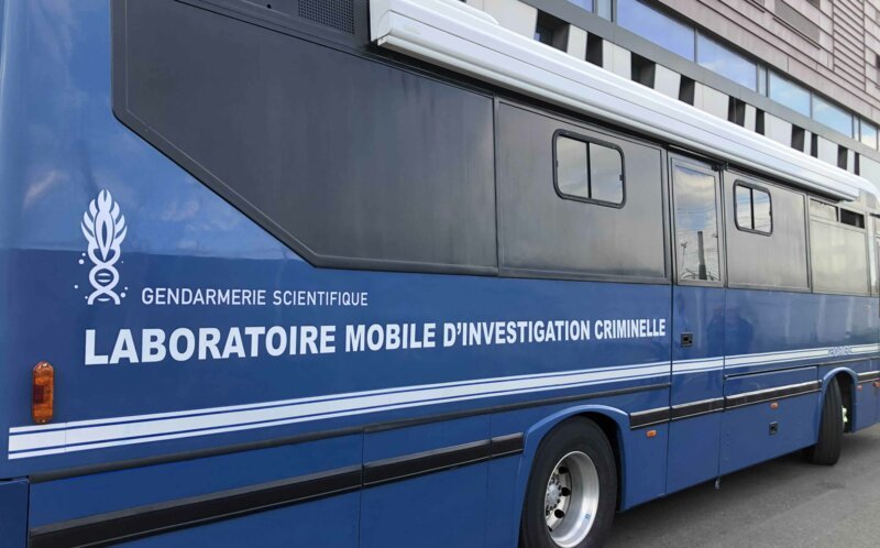 Le bus laboratoire mobile de la Gendarmerie scientifique