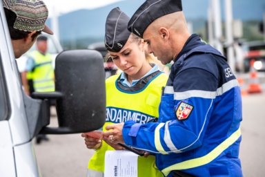 Gendarme-adjoint sur le terrain