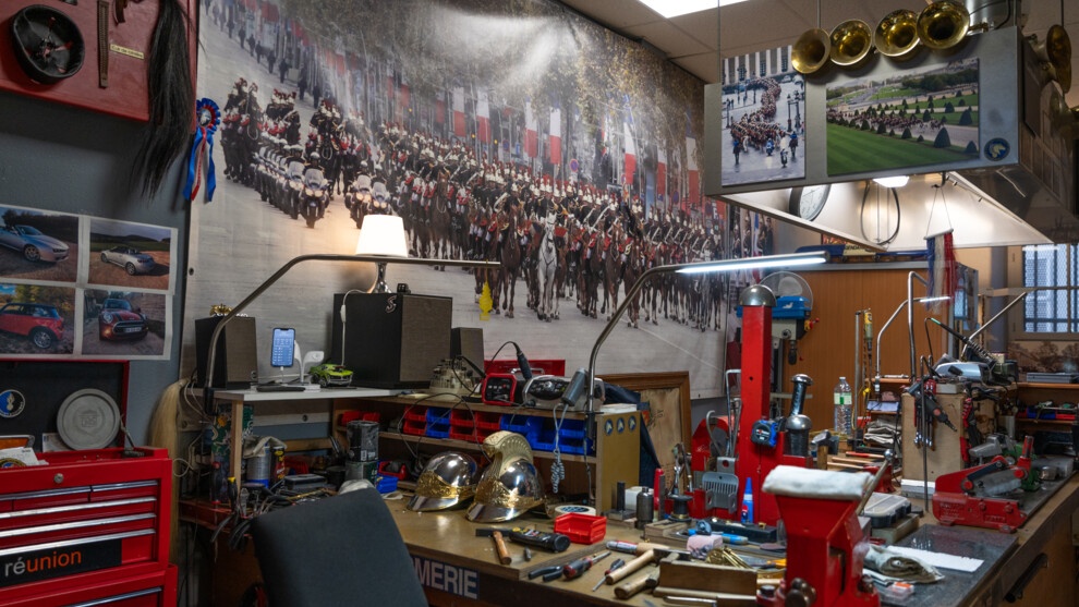 Atelier des casquiers de la Garde R&eacute;publicaine