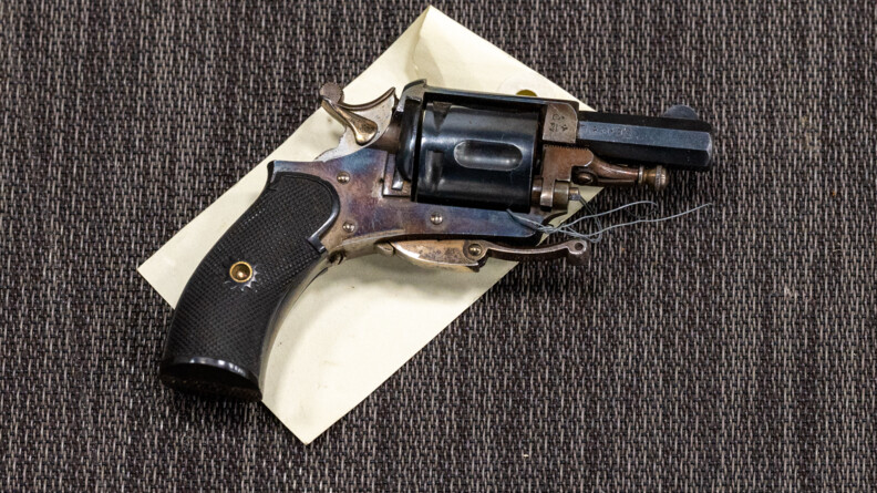 Pr&eacute;sentation des armes &agrave; haute valeur historique ou patrimoniale d&eacute;couvertes &agrave; l&rsquo;occasion de l&rsquo;op&eacute;ration nationale d&rsquo;abandon d&rsquo;armes