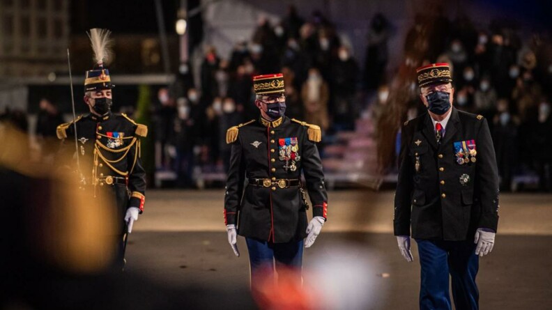 Cérémonie de remise des sabres aux élèves-officiers de l'EOGN (9).JPG
