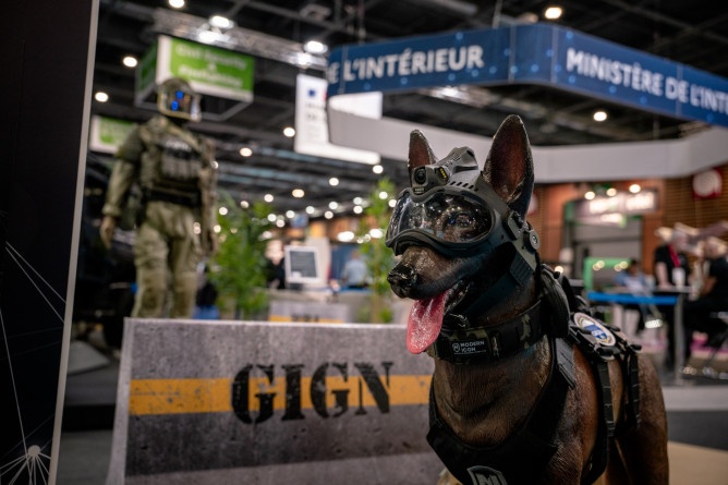 Agrandir l'image Eurosatory2026_Visite MIMINT et MGGN@Adj Camille HAUTIER_SIRPA-G-2.jpg