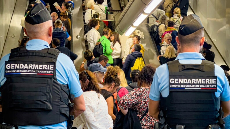 Sécurisation des flux de personnes dans les transports en commun par le groupe de sécurisation des transports.