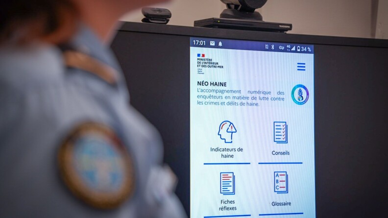 Agrandir l'image Les onglets accessibles aux enquêteurs sur l'application Neo haine.