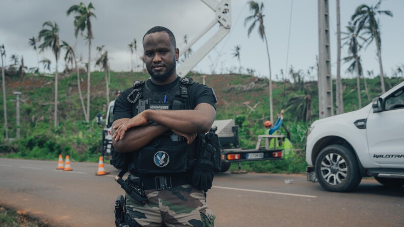 Gendarme lors d'une op&eacute;ration de s&eacute;curisation des interventions des agents d&rsquo;&Eacute;lectricit&eacute; de Mayotte &agrave; la suite du passage du cyclone Chido.