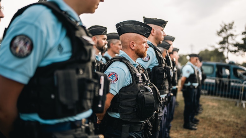 Agrandir l'image Gendarmes sécurisent 24h du Mans