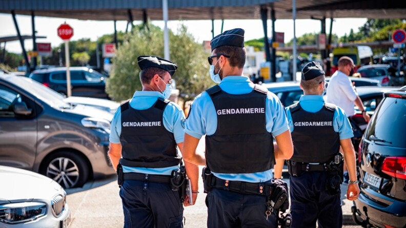 La sensibilisation des usagers à la problématique des vols à la roulotte ainsi qu’à l’ensemble des risques routiers est l’une des missions du poste avancé mis en place en 2018, sur l’aire de service de Montélimar, à l’occasion des périodes de forte affluence.
