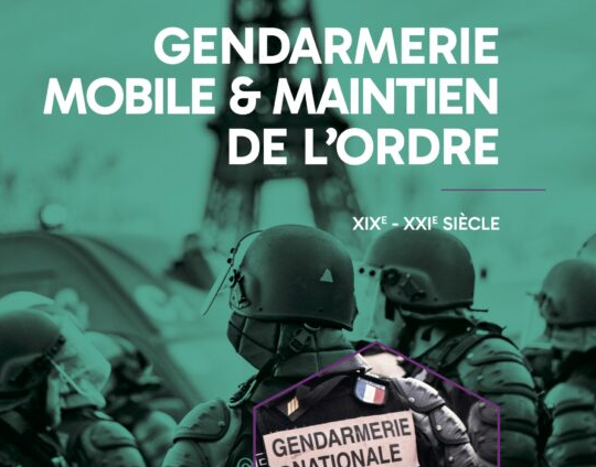 Agrandir l'image Couverture du livre "gendarmerie mobile et maintien de l'ordre en tons vert de gris, des gendarmes mobiles de dos