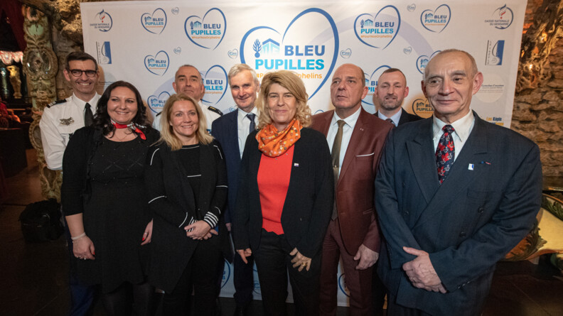 La ministre entourée par tous les partenaires du programme Bleu Pupilles.