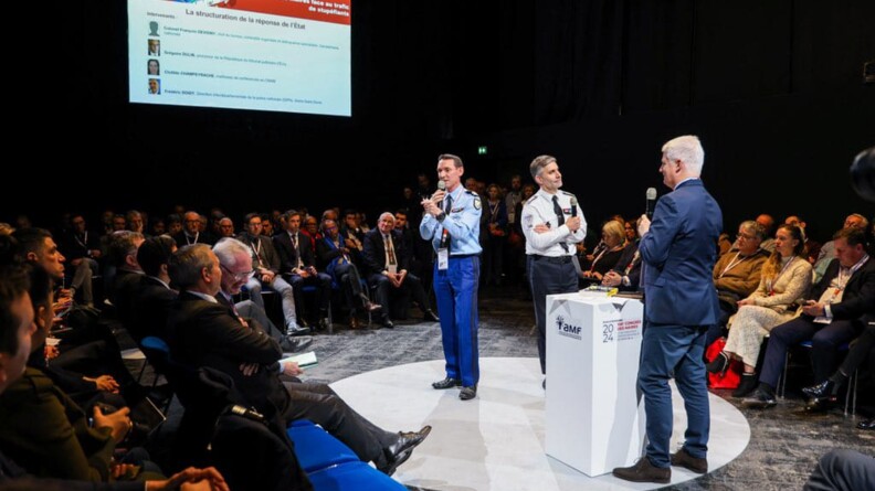 Salon des maires -  table ronde stup&eacute;fiants.JPG