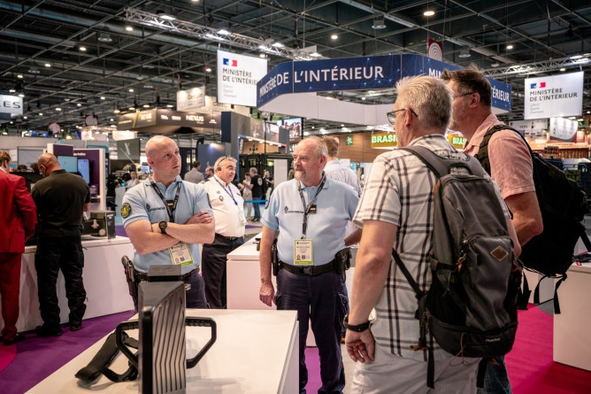 Agrandir l'image Eurosatory2026_Visite MIMINT et MGGN@Adj Camille HAUTIER_SIRPA-G-20.jpg