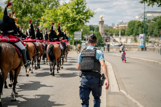 Agrandir l'image Escorte souverains Thaïlande - cavaliers et Garde à pied