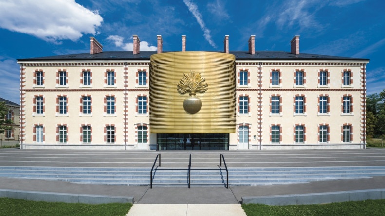 Façade du musée de la gendarmerie nationale.
