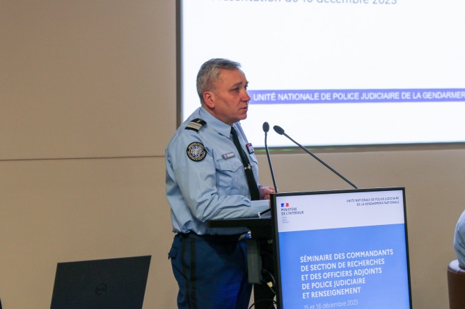 2025-12-16-COL_PERCIEDUSERT.JPG