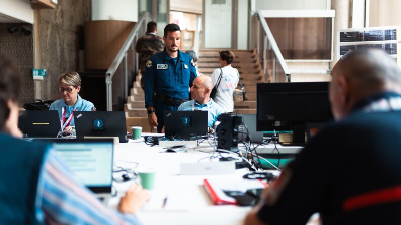 Le chef d’escadron Pierre Gourlot, commandant en second de la Force aérienne de la gendarmerie (FAG) sud, dans le COD.