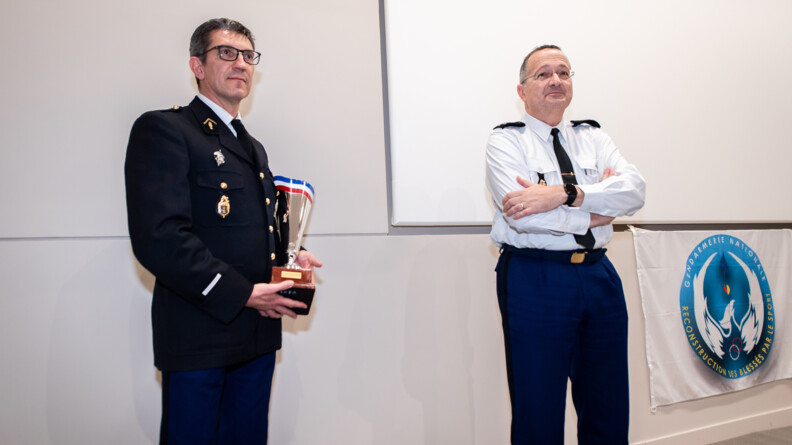 Le Ph&eacute;nix de l&rsquo;engagement &agrave; &eacute;t&eacute; remis aux moniteurs r&eacute;f&eacute;rents sport-bless&eacute;s, composant le maillage territorial national en cours de d&eacute;veloppement.