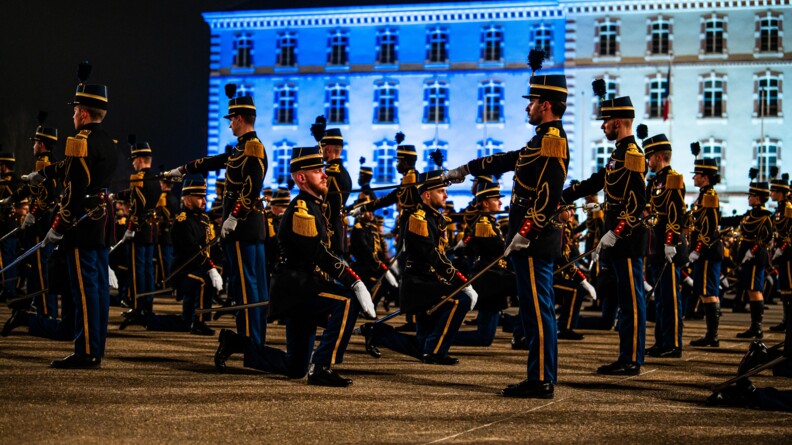 Officiers-élèves adoubant leurs filleuls.