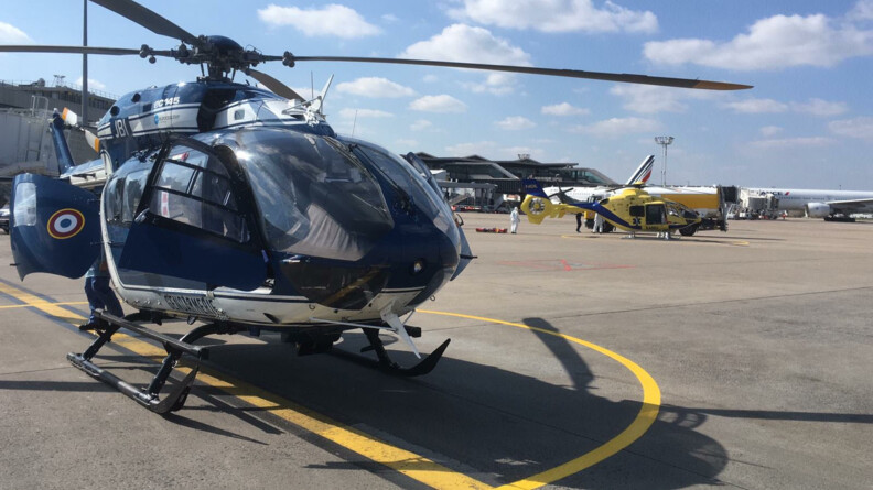 Fermé à la circulation aérienne depuis mardi 31 mars au soir, l'aéroport d'Orly s'est transformé en hub sanitaire hélicos pour tous les moyens étatiques et héliSMUR, engagés dans l'opération de soulagement des hôpitaux parisiens.