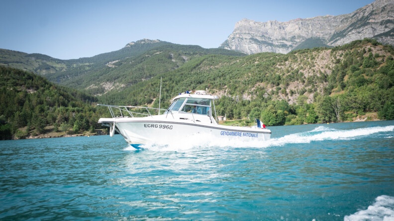 Agrandir l'image La vedette de la BN d'Embrun sur le lac de Serre Ponçon.