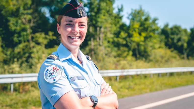 Premier défilé du 14 juillet pour la garde Aleksandra