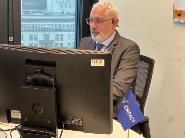 Le major travaillant sur le programme Empact.