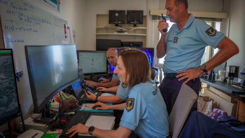Le colonel Bossuyt depuis le PC maritime.