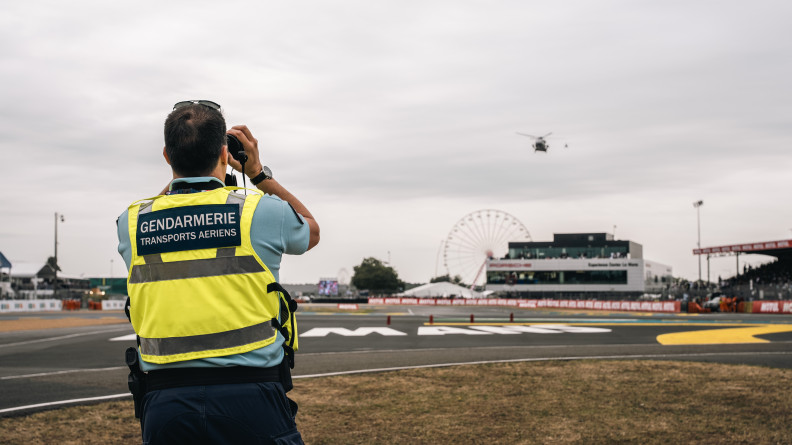 Agrandir l'image Gendarmes sécurisent 24h du Mans