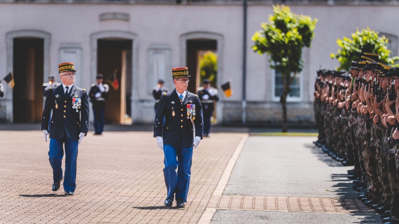 Agrandir l'image Revue des troupes réalisés par le major général de la gendarmerie