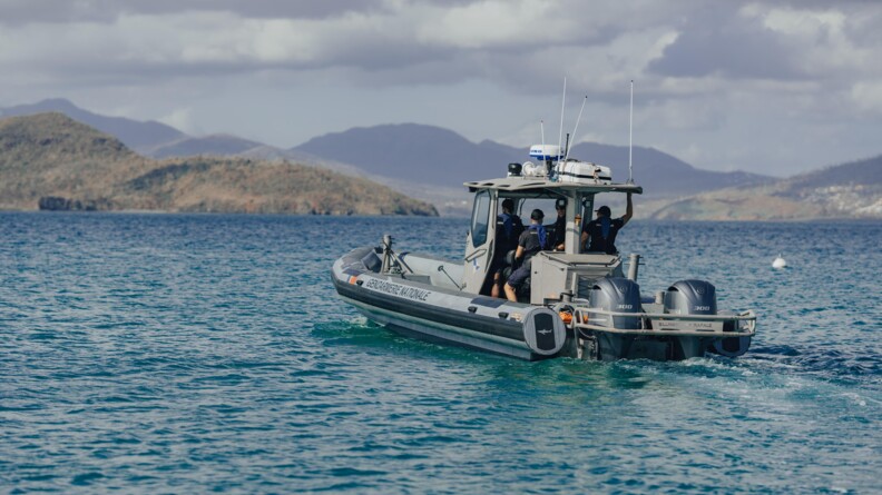 La vedette de la Brigade nautique de Pamandzi, &agrave; Mayotte.