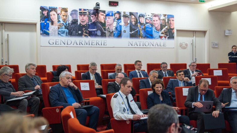 Vu sur l'amphithéâtre et les membres du Conseil scientifique de la gendarmerie