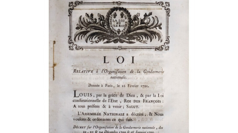 Première page de la loi ordonnant la création de la gendarmerie nationale en 1791