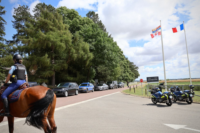 Agrandir l'image Bataille Somme - Cavalière - moto.jpg