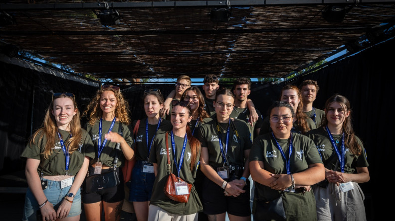 Photo de groupe de la relève des Képis Pescalunes