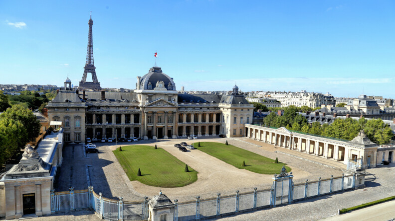 Agrandir l'image Ecole-Militaire-VUe aerienne.jpg
