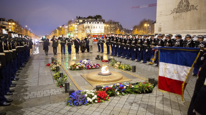 C&eacute;r&eacute;monie de ravivage de la flamme