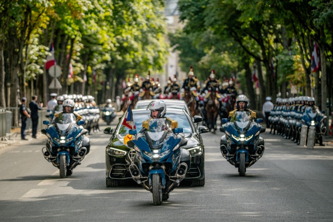 Agrandir l'image Escorte souverains Thaïlande - motocyclistes