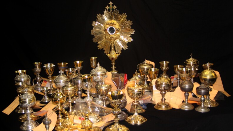 Agrandir l'image Objets volés par un déserteur de l’armée anglaise, accompagné de sa compagne française et d’un couple d’amis, dans les églises de Bretagne.